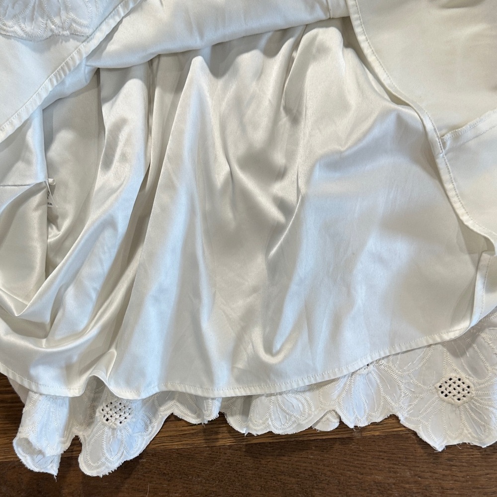 Alex Marie Ivory Floral Dress - Picture 7 of 7